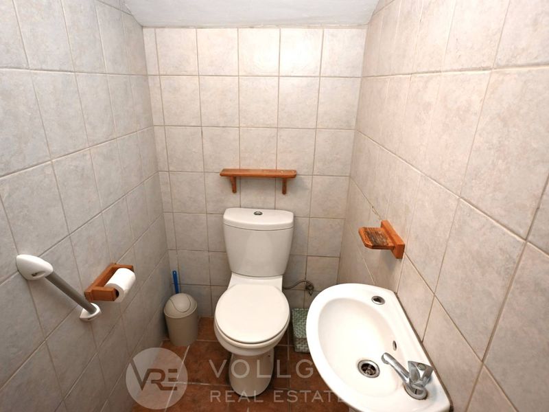 Spacious Family Home To Rent - 1 June 2026 - Photo 6
