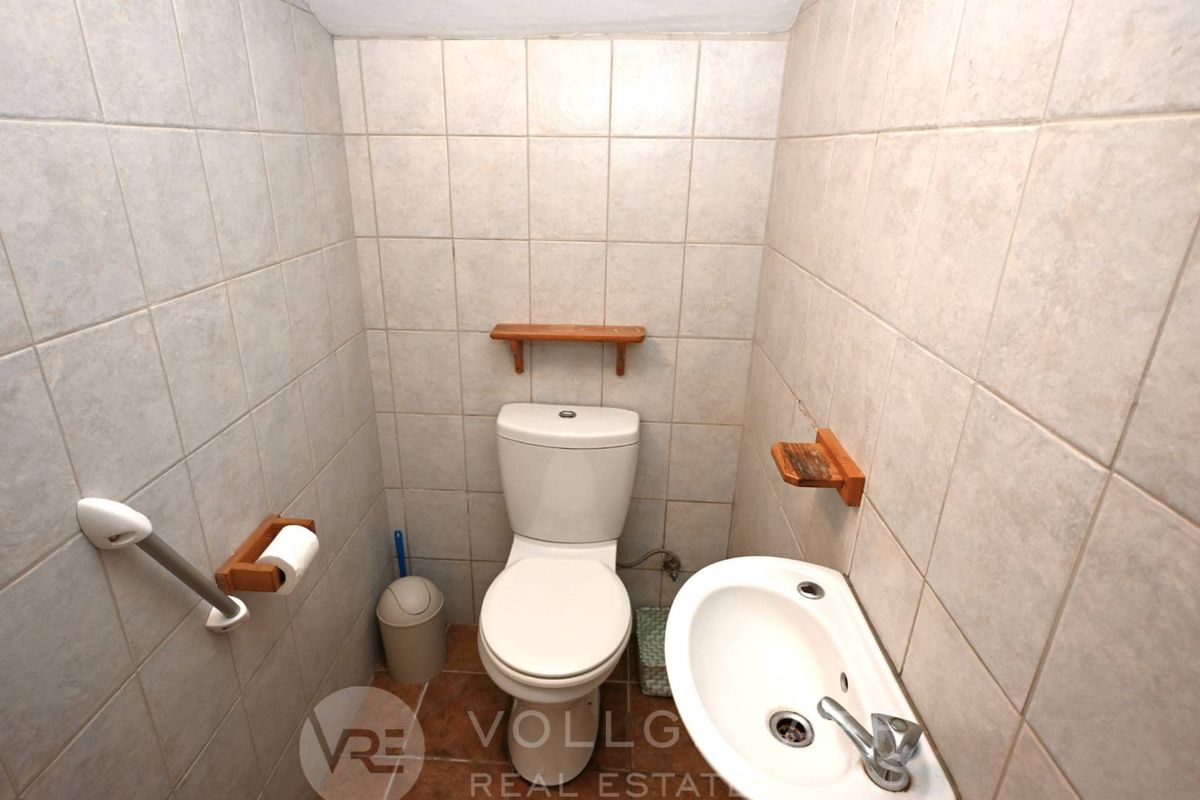 Spacious Family Home To Rent - 1 June 2026 - Photo 3