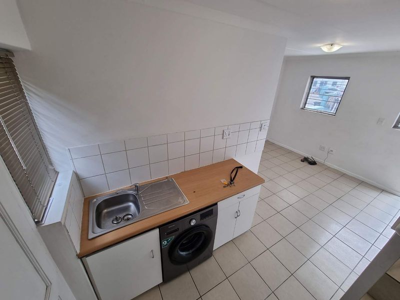 Unfurnished 2-Bedroom Duplex Apartment for Rent in Maitland - Photo 10