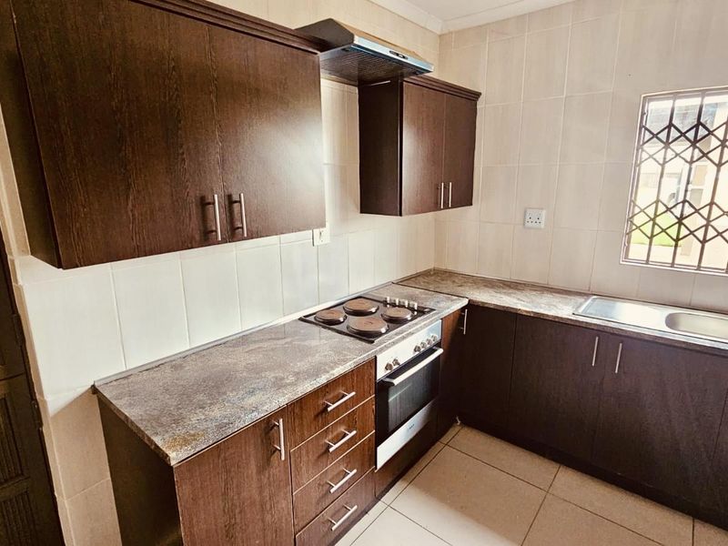 2 Houses with separate entry to buy in vryheid - Photo 5