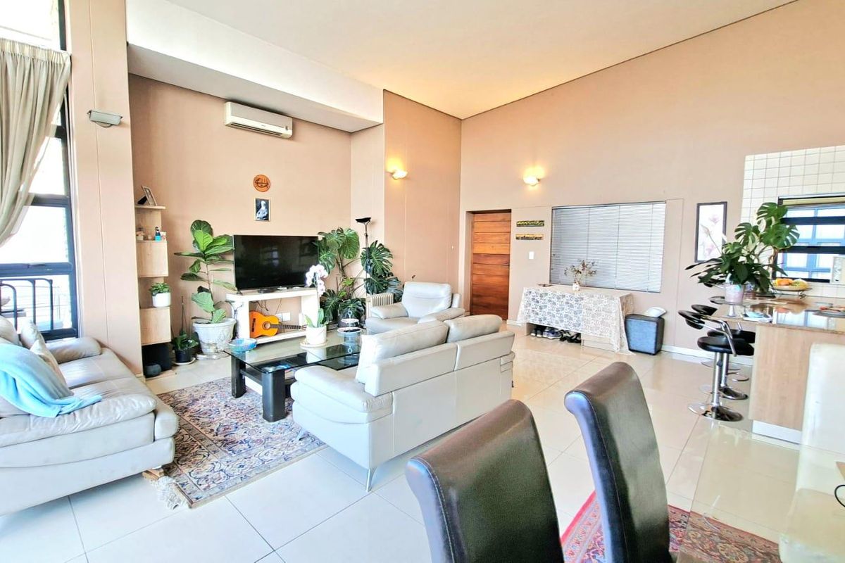 Spacious Bedford Centre Apartment – Prime Position, Exceptional Potential! - Photo 5