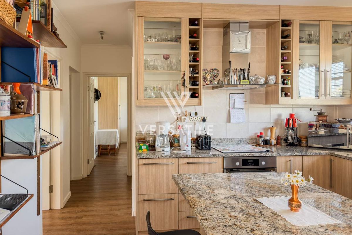 Hurry now! Your perfect townhouse retreat awaits. - Photo 3