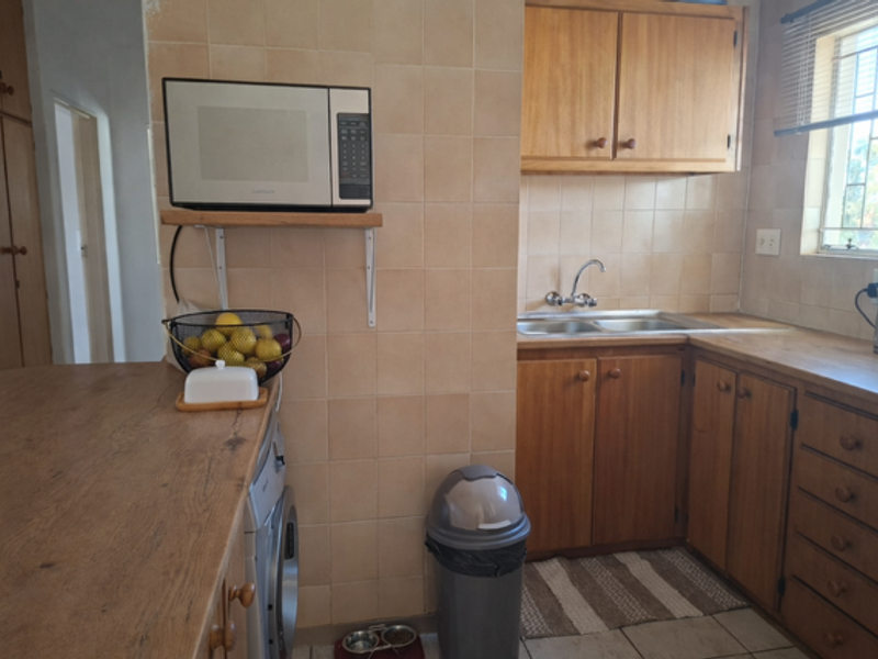 Neat & Move-In Ready 2-Bedroom Apartment in Secure Complex - Photo 3