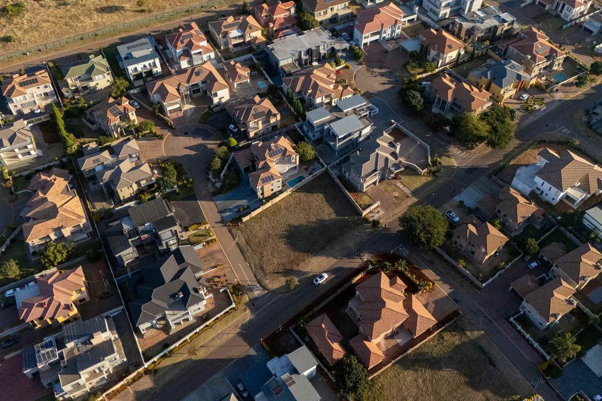 VACANT LAND IN SOUGHT AFTER MAGALIESBERG COUNTRY ESTATE - Photo 3