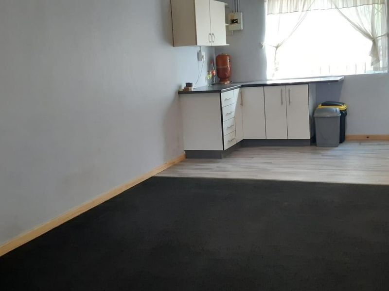 1-Bed granny flat, including water and lights, in Ashley, Pinetown - Photo 3