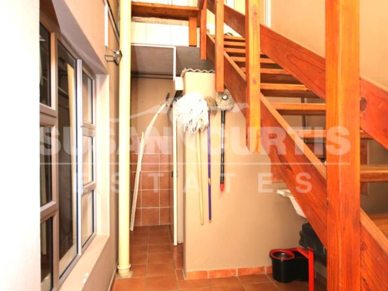 4 Bedroom Townhouse - Photo 9