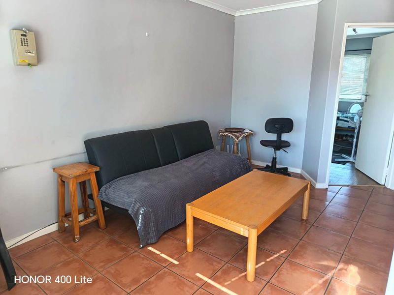 2 Bedroom Apartment in Stellenbosch - Photo 6
