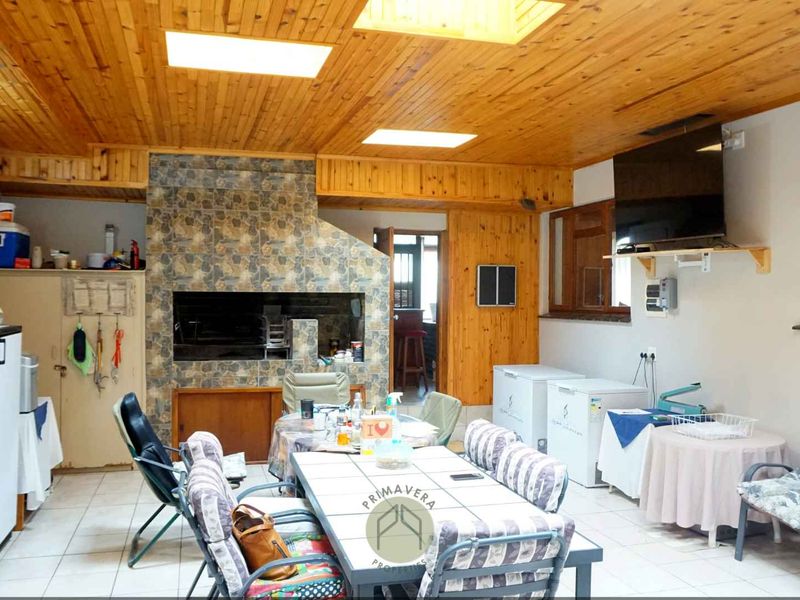 3 Bedroom OCEAN FRONT House With a 1 Bedroom Flat FOR SALE in Noord Duin, Henties Bay - Photo 9