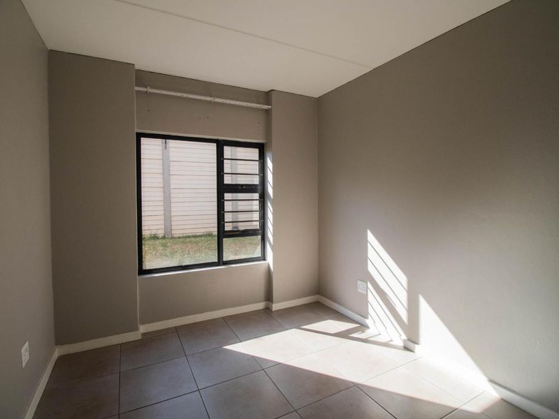 2 Bedroom Ground Floor Apartment for Sale - Photo 8