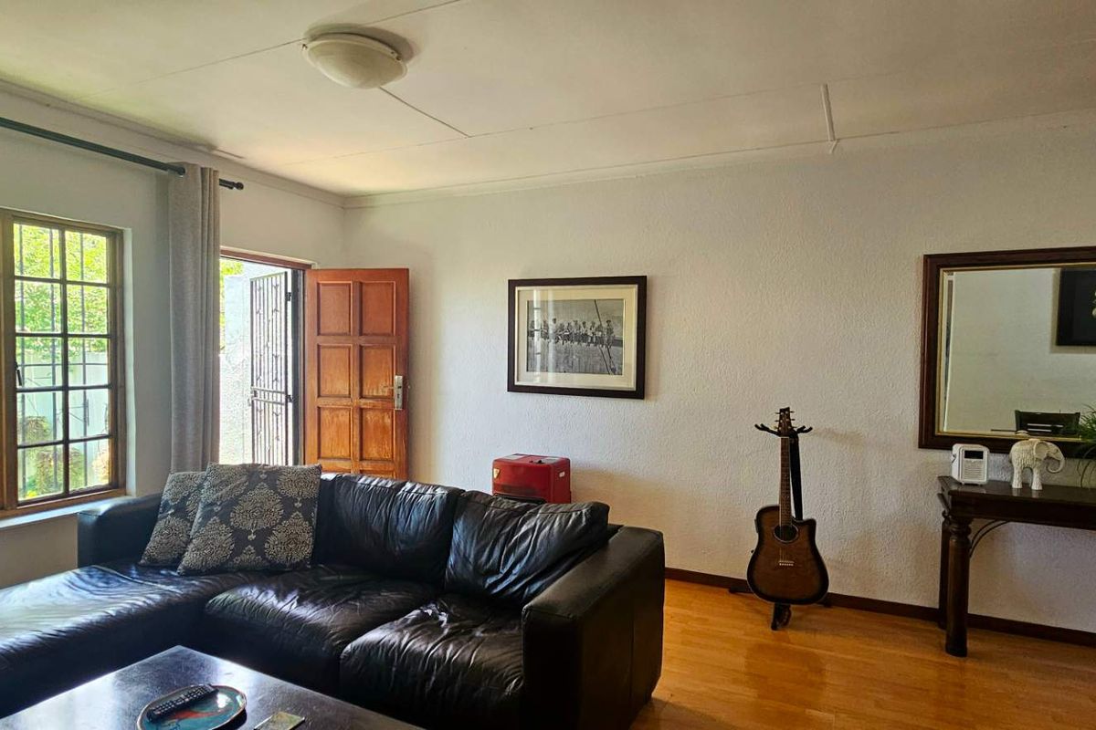 Start Fresh or Wind Down In This Private 2 Bed Paulshof Gem! - Photo 5