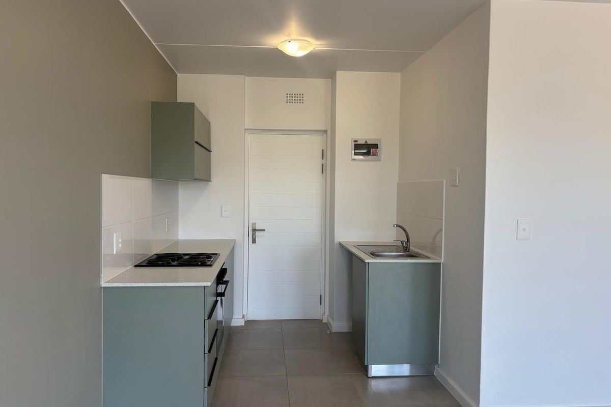 Elegant 2-Bedroom Apartment for Sale in Rivergate - Photo 4