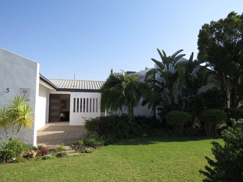 Stunning 4-Bedroom Upmarket Home for Sale in Kakamas – Style, Space & Elegance! - Photo 2