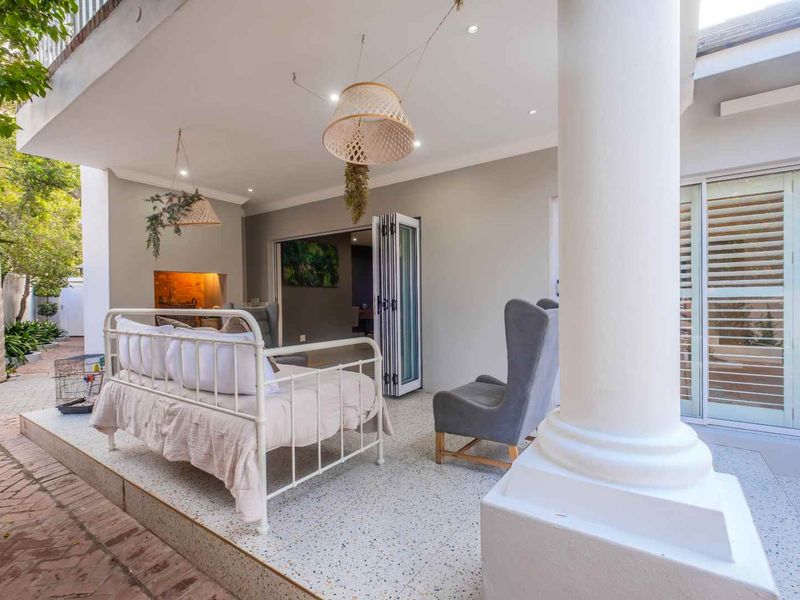 Exceptional Family Home with Superior Finishes - Photo 9