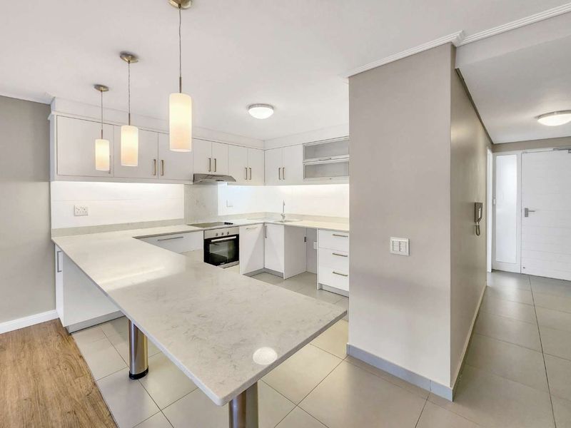 A Rare Find - Two Bedroom Garden Apartment with Mountain Views - Photo 6