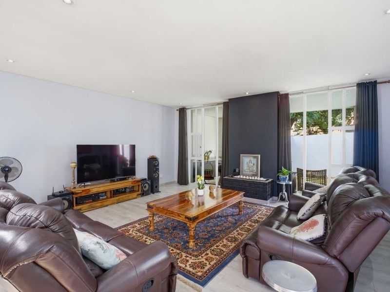 Secure Your Sanctuary: Exclusive Bryanston Home for Sale! - Photo 10