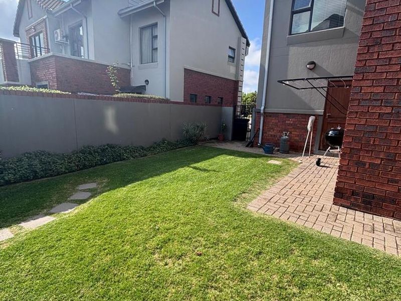 3-Bedroom Family Home in Meyersdal Nature Estate-Secure & Stylish - Photo 6