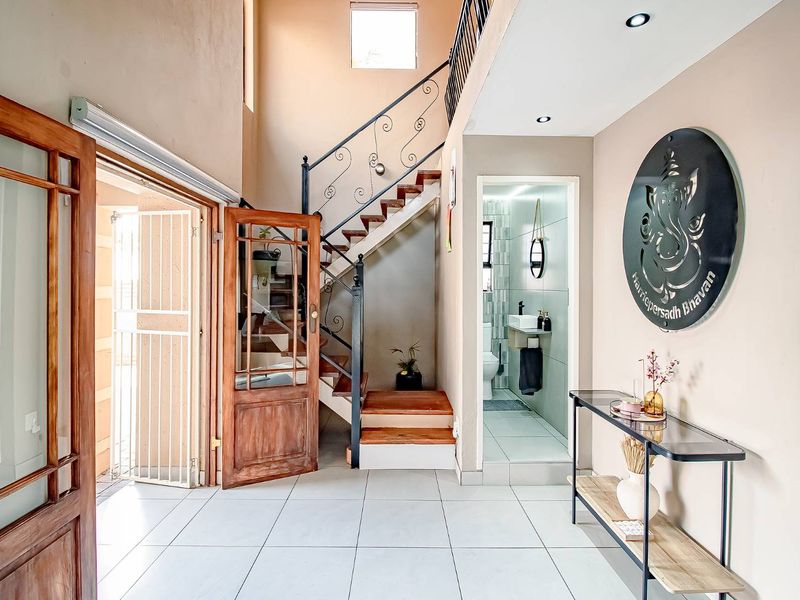 Fabulous Family Home in a Quiet Cul-de-Sac – Move-In Ready! - Photo 7