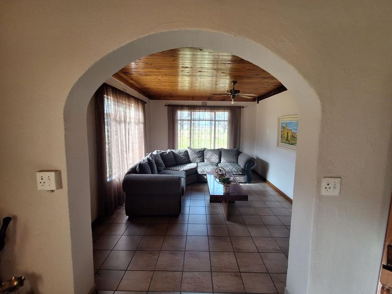 Main Road Access - Ideally Located Smallholding at an Exceptional Price - Photo 5