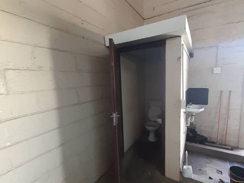 LIGHT INDUSTRIAL WORKSHOP - Photo 10