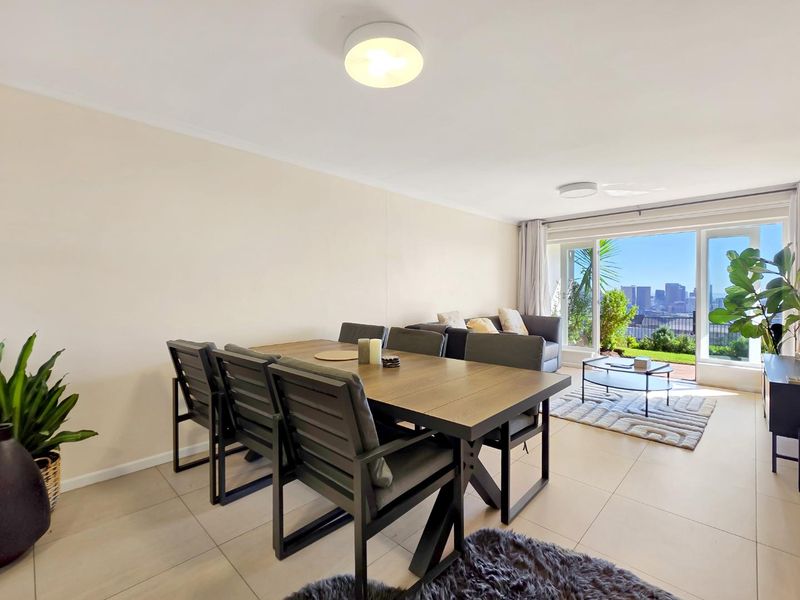Tranquil City Views Await: Secure Two-Bedroom Apartment - Photo 6