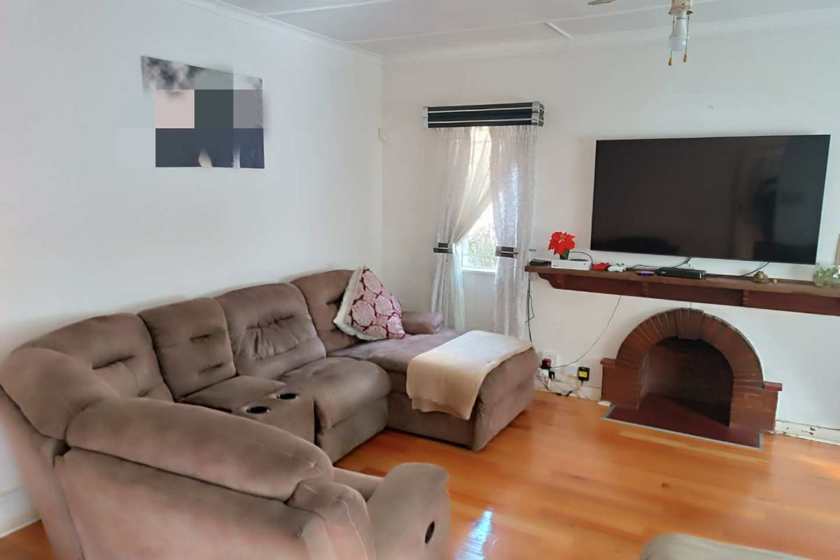 FOR SALE: Charming, Well-Maintained Family Home in Pelham South – A Rare Opportunity! - Photo 5