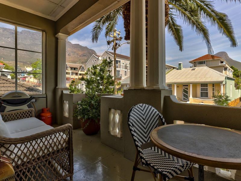 Beautiful Spacious and Character 2 Bedroom Furnished Apartment for Rent Long term. - Photo 6
