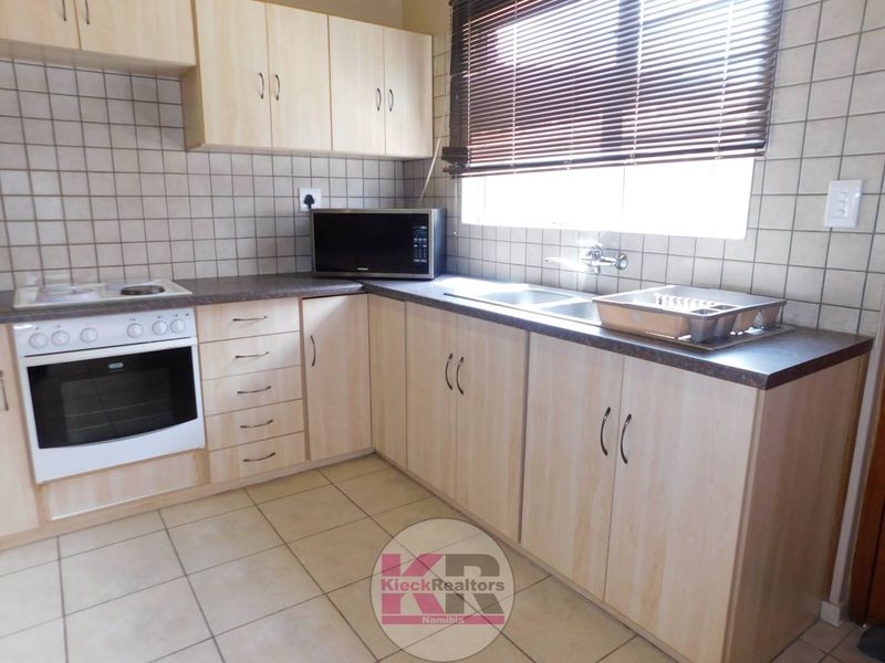 Not to be Missed!!! House with flat and separate laundry - Photo 8