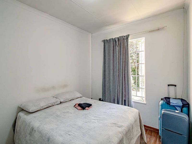 3 Bed 1 Bath House in a secure complex - Photo 3