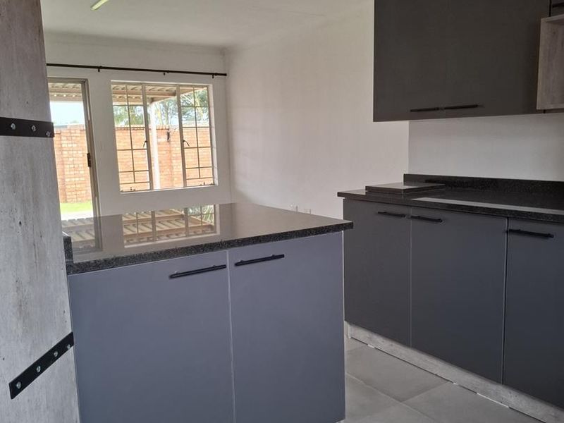 Newly Renovated 2-Bedroom Gem for Sale – Lee Park, Elarduspark, Pretoria - Photo 9