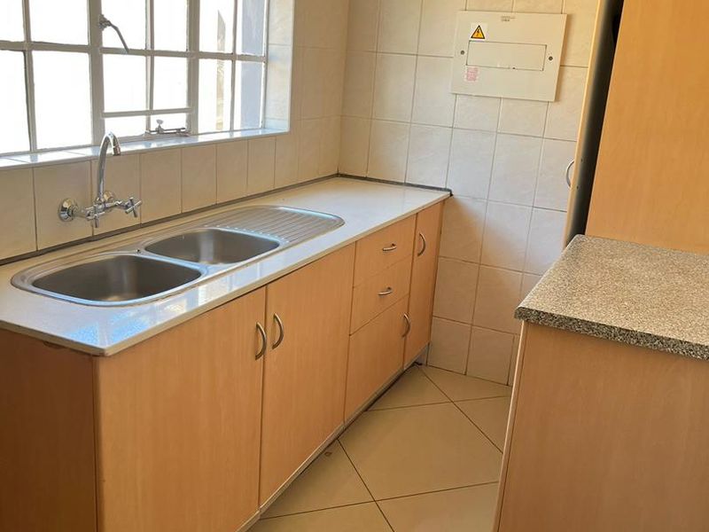 A property next to the Magalies Mountain - Photo 4