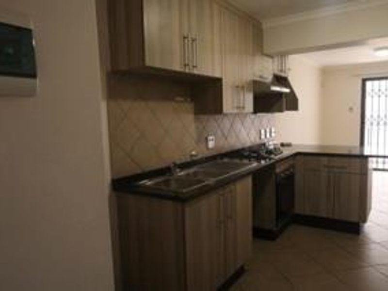 Luxury 2 Bedroom apartment to rent - Photo 5