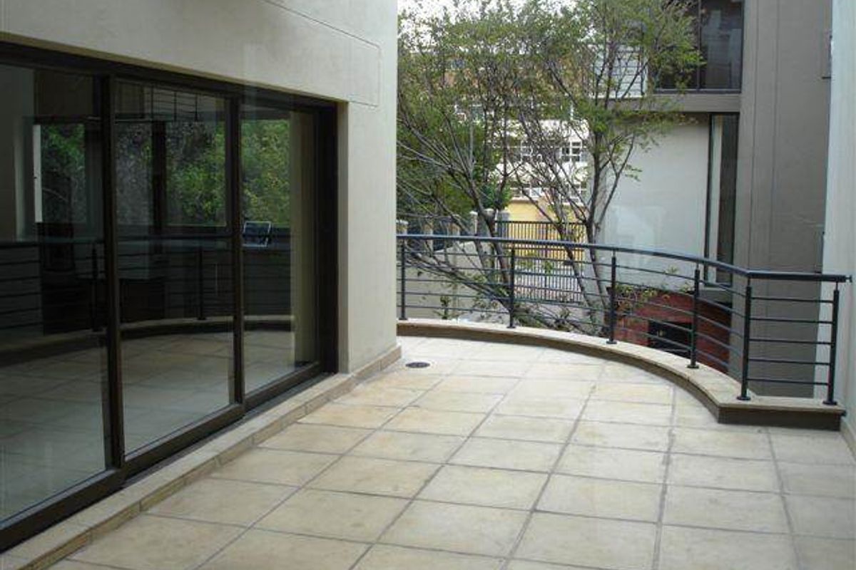 UNFURNISHED SPACIOUS MODERN DUPLEX TOWNHOUSE - Photo 4