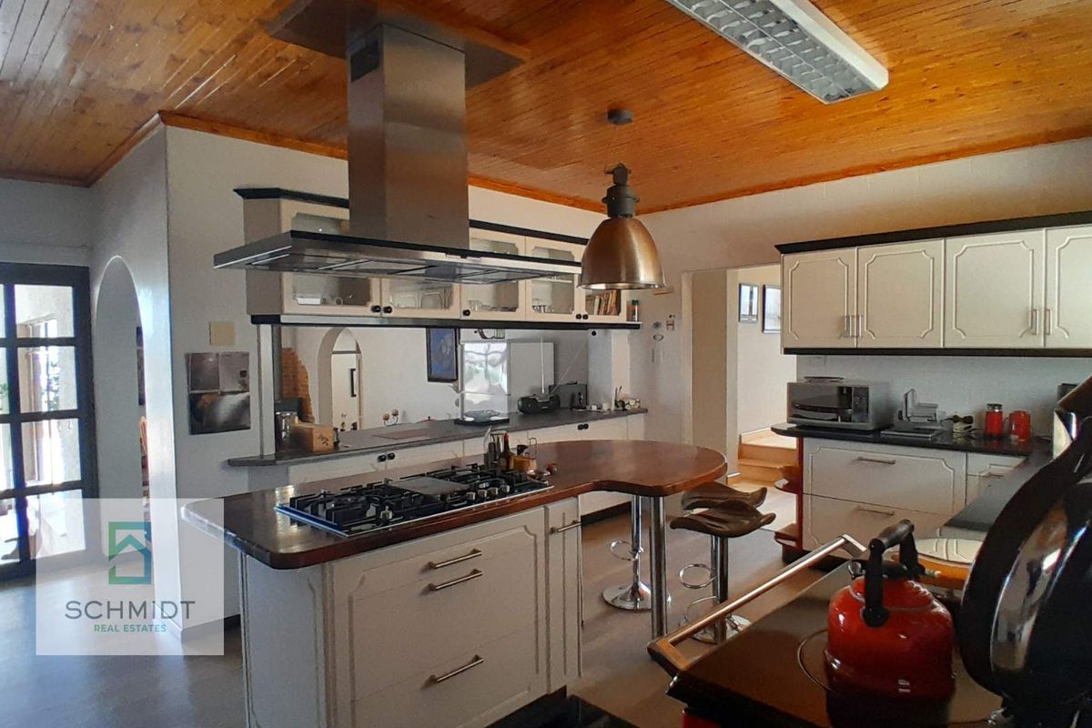 5 Bedroom Home FOR SALE in Klein Windhoek : N$14 500 000.00 excl costs - Photo 4