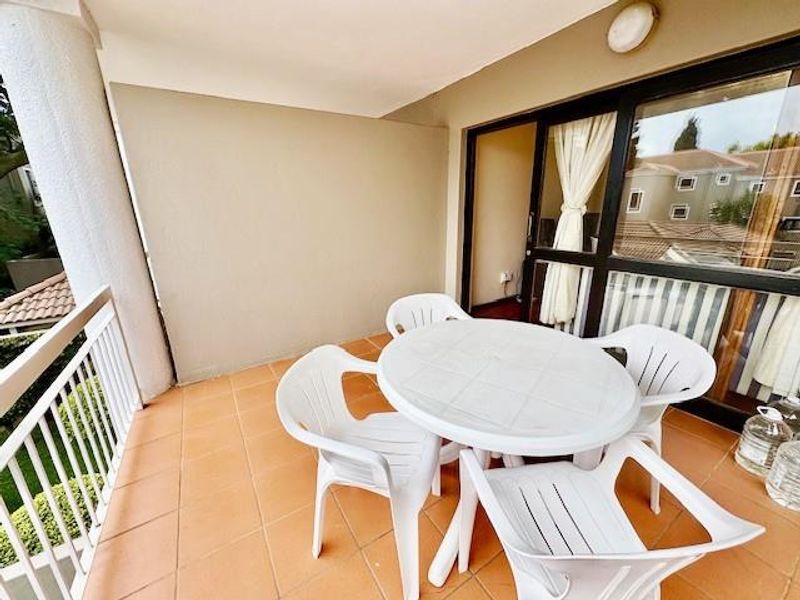 FULLY FURNISHED 2 BED 1 BATH TOWNHOUSE BENMORE - Photo 8