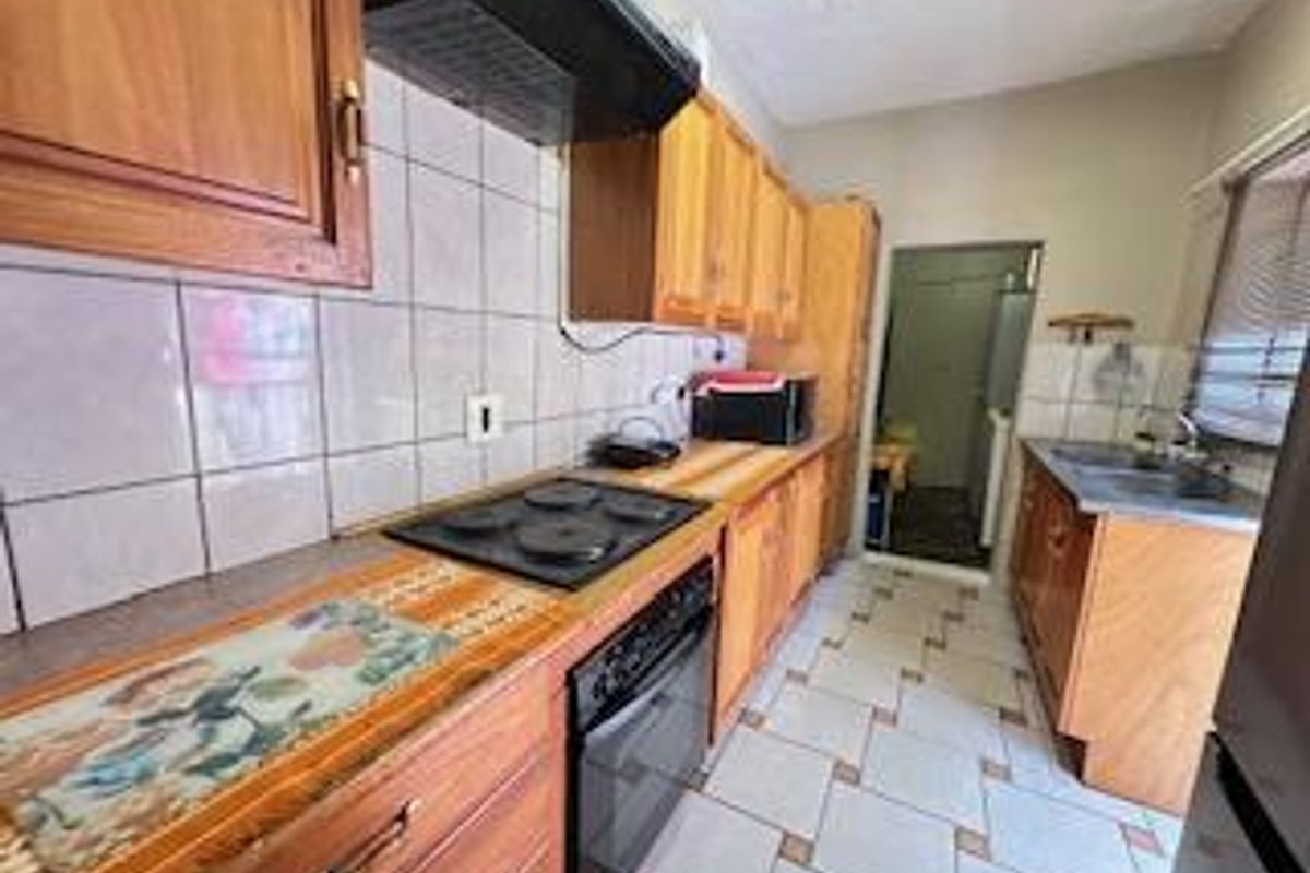 Wonderboom Townhouse: Spacious, Secure, and Stylish Living! - Photo 4