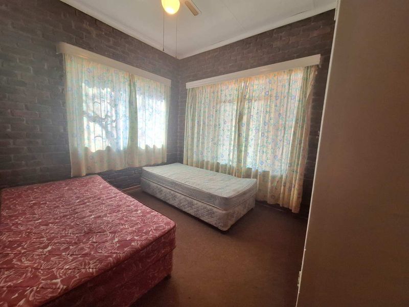 Transform This Fixer Upper And Make It Your Own - Photo 10