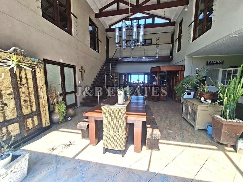 "Own a Slice of Heaven: Lagoon Views & Investment Potential!" - Photo 2