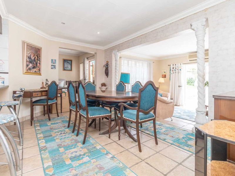 Charming Spacious Solid Family Home in Randpark Ridge - Photo 8