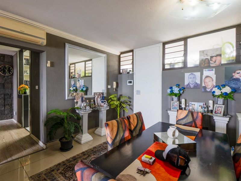 Spacious home - Photo 6