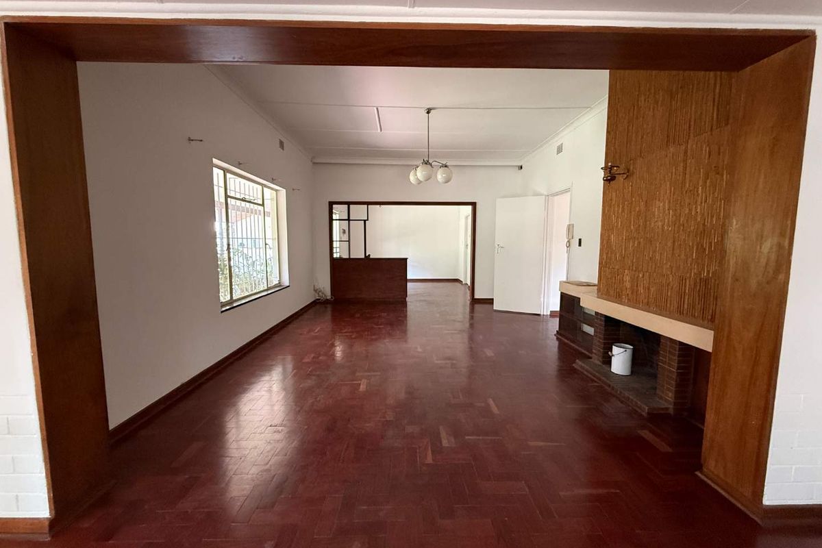 3 Bed House with Batchelor flat - Photo 2