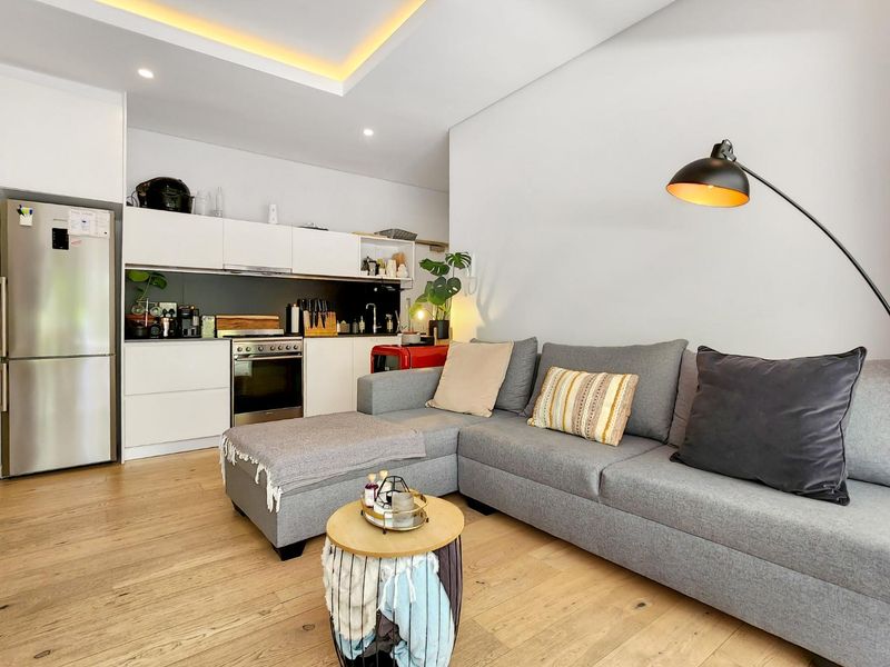 Live where it's all happening - Photo 5