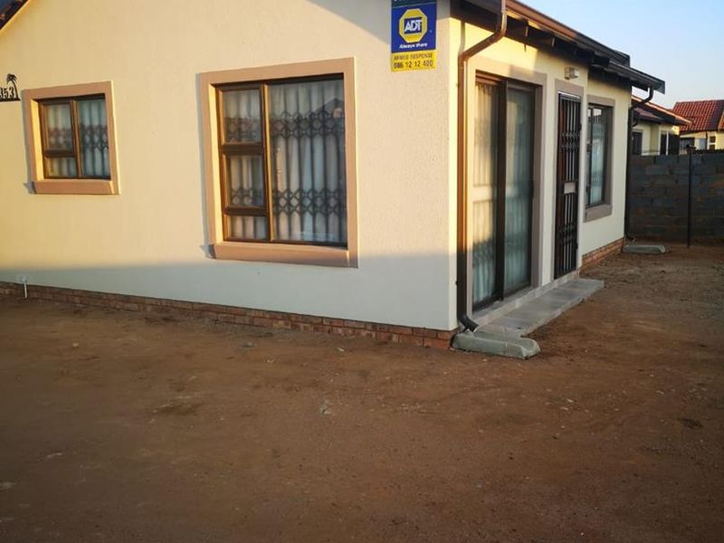 Just move in !!! - Photo 2