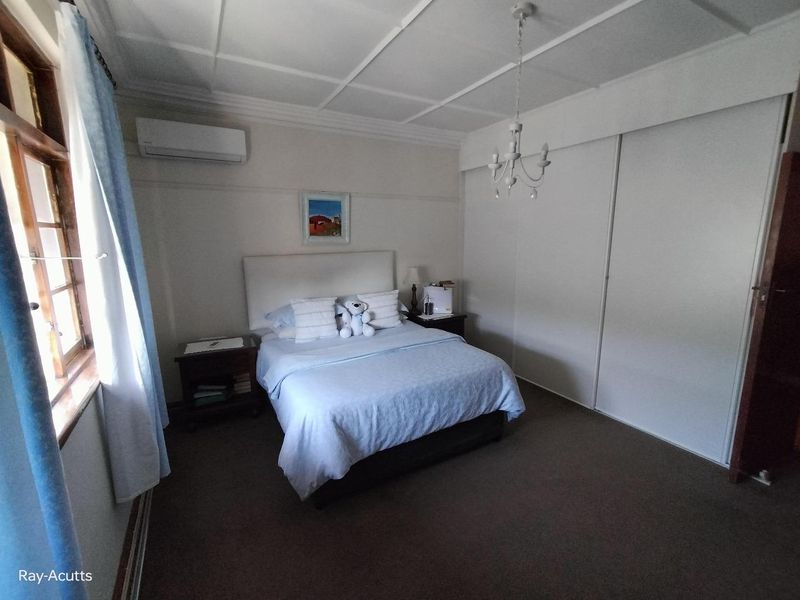 **Spacious Apartment with Stunning Views - Priced at R1,050,000.00** - Photo 9