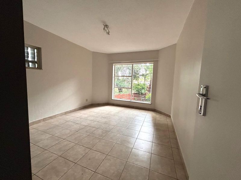 3 Bedroom 2 Bathroom Simplex For Sale in Bramley Park - Photo 5