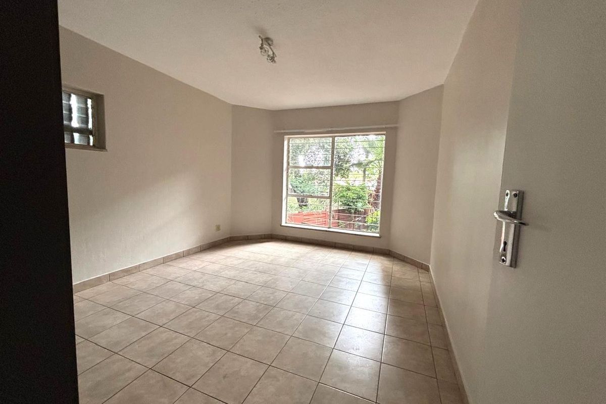 3 Bedroom 2 Bathroom Simplex For Sale in Bramley Park - Photo 5