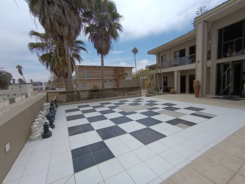 **Luxurious Double-Storey Mansion with Stunning Sea Views** - Photo 4