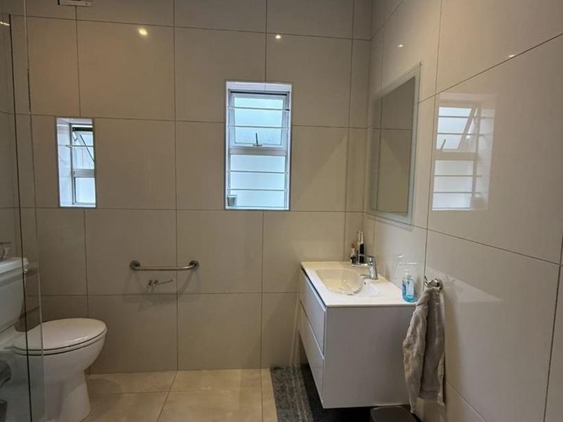 Spacious Two bedrooom in Green Point Central - Photo 6