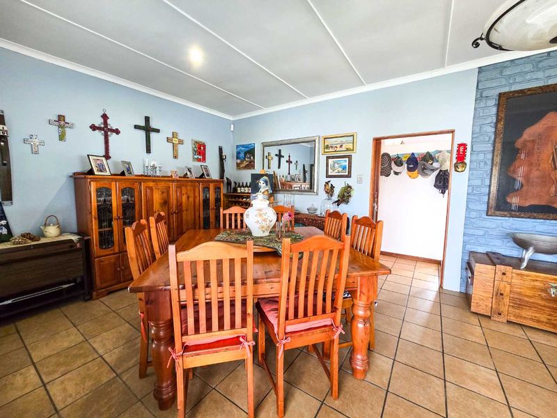 Family home with flatlet for sale in Stilbaai-Wes. - Photo 6