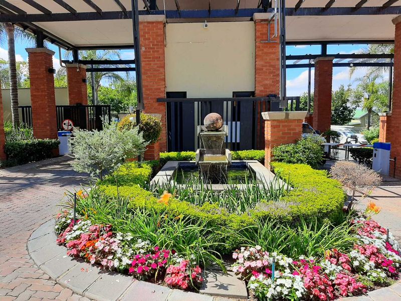 Modern 2-Bedroom Apartment in a Secure, Amenity-Rich Estate - Photo 2