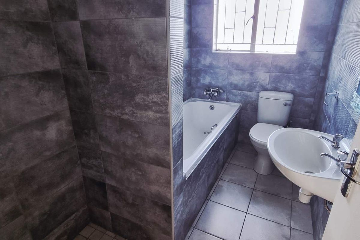 Khomasdal 2 bedroom flat - Photo 5